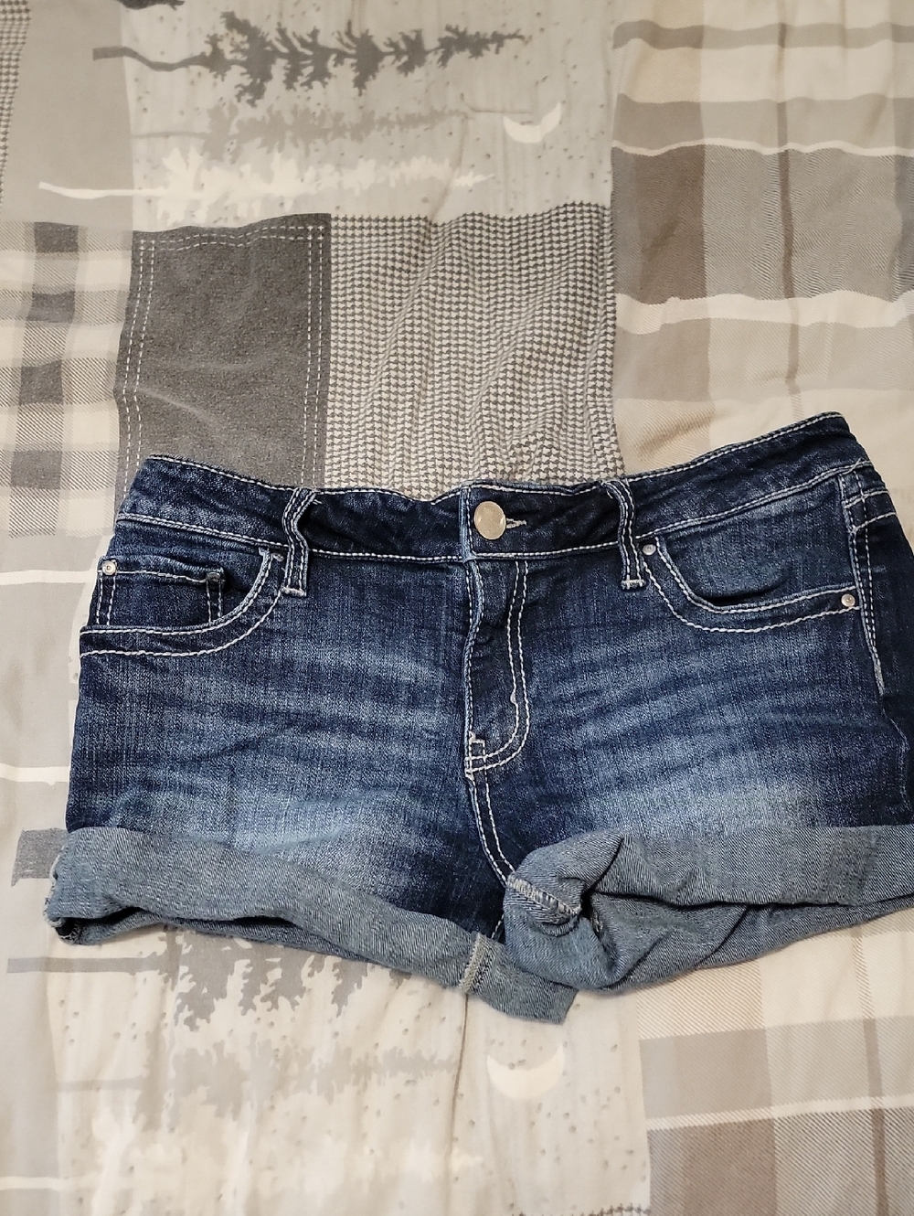 Daytrip Dark Blue Denim Shorts with Contrast Stitching
